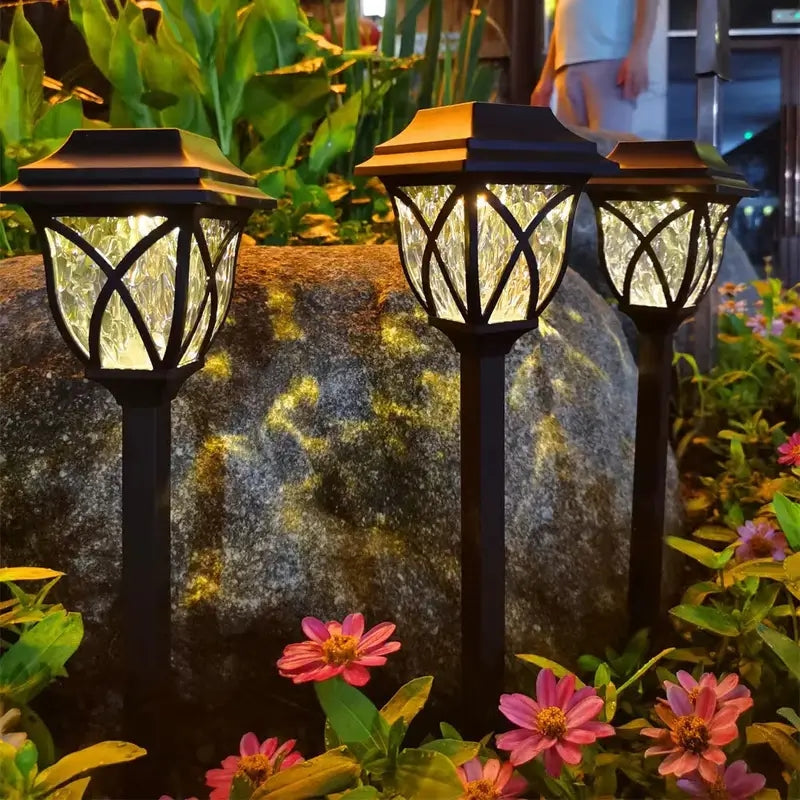 : Zonpracht | Solarlampe til Haven | Lys op i Din Have Med Naturlig Skønhed in van Pantino Odense